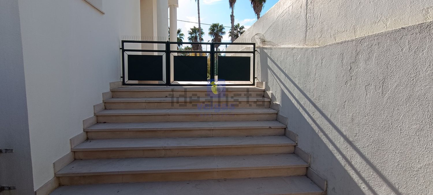 出租小楼房或别墅在Centro - 详情