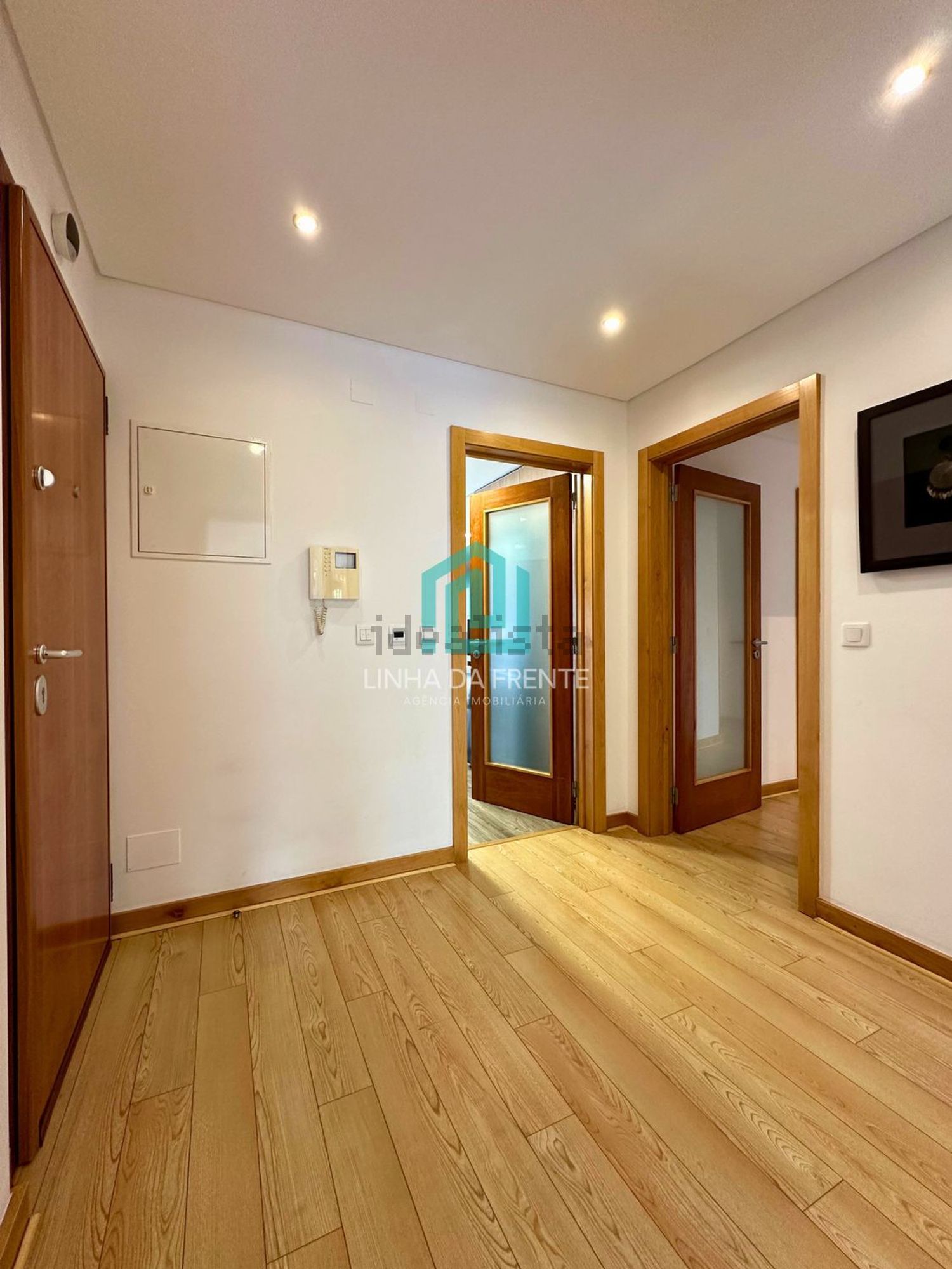 公寓 t3出售在Rua Hermínia Silva - 前厅