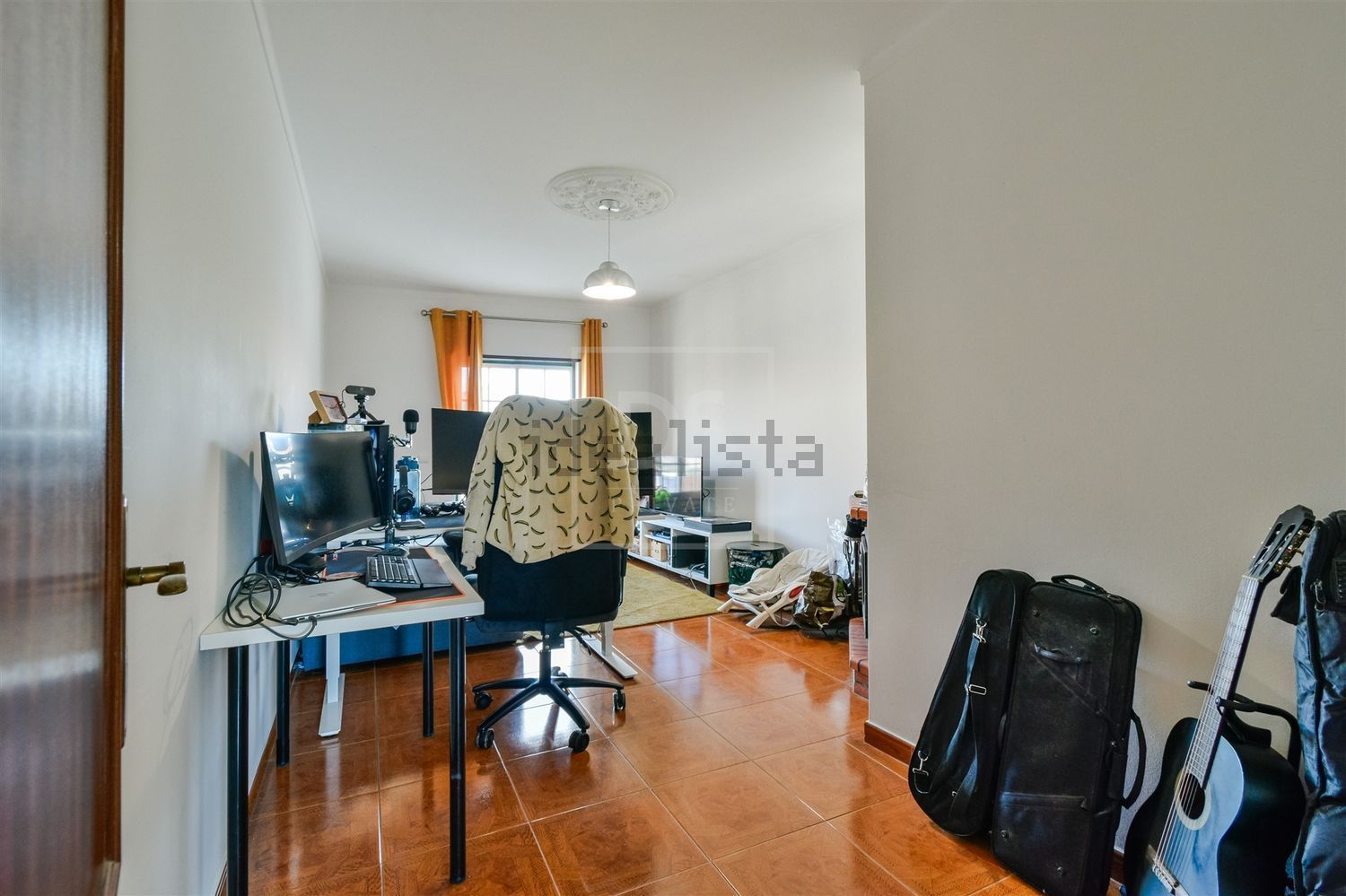 小楼房或独栋别墅出售在Praça Dom Lourenço Vicente, 18 - 居住