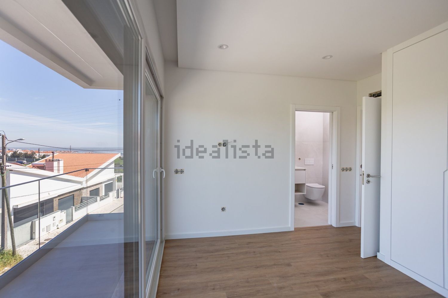 双拼别墅出售在Avenida Raul Brandão - 卧室