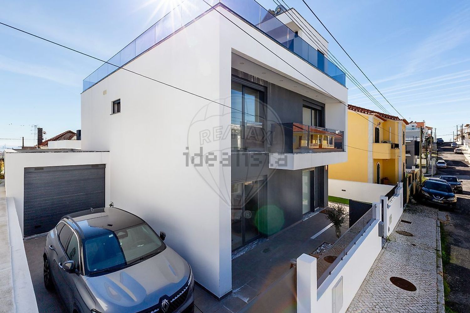 小楼房或独栋别墅出售在Rua e - 照片