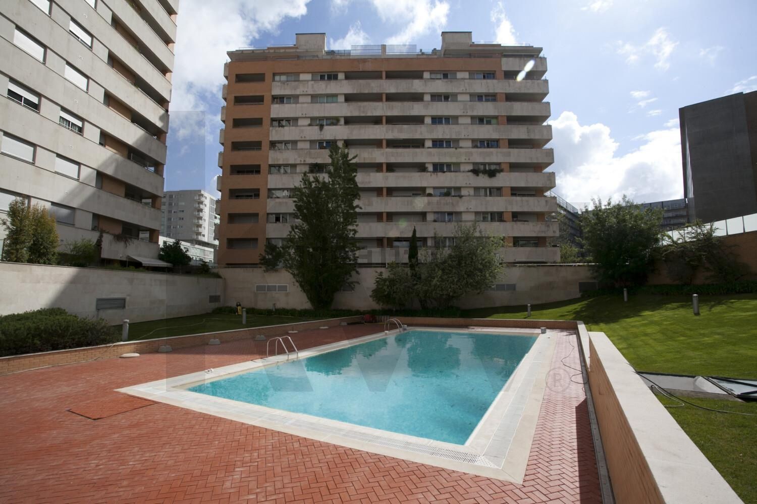 公寓 t3出售在Santa Clara - 游泳池