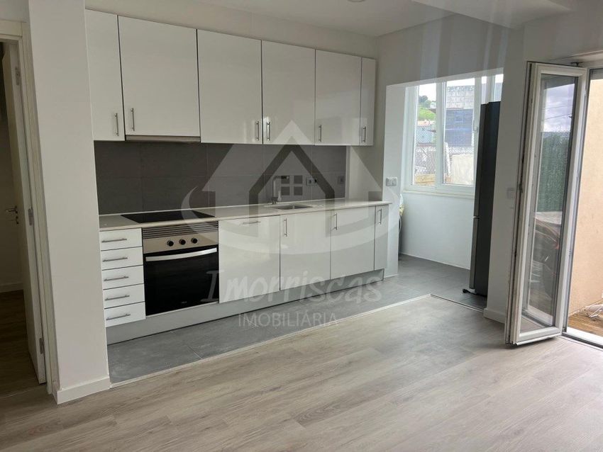 公寓 t2出售在Rua Cidade da Horta, 5