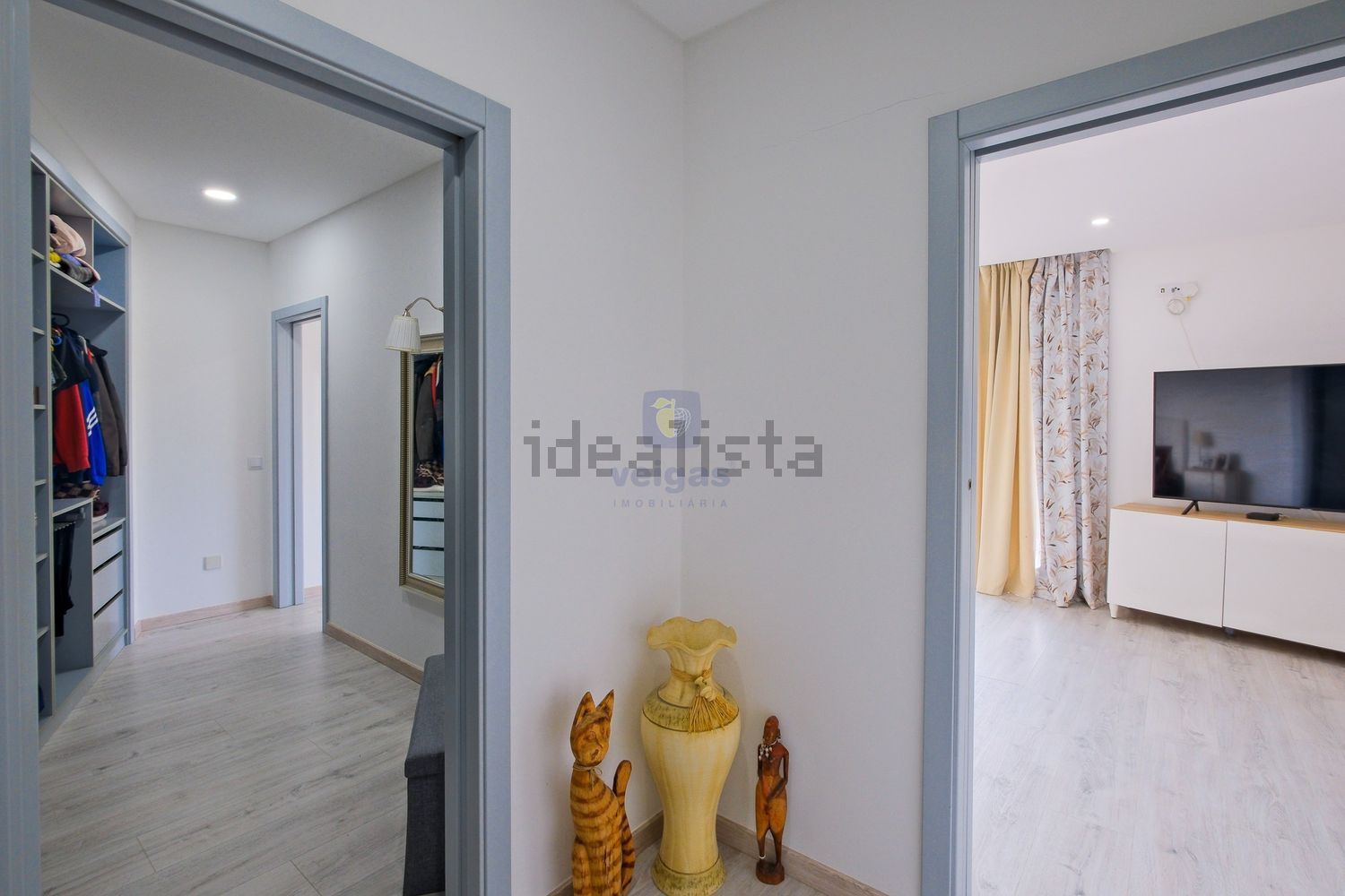 小楼房或别墅出售在Lousa - 过道