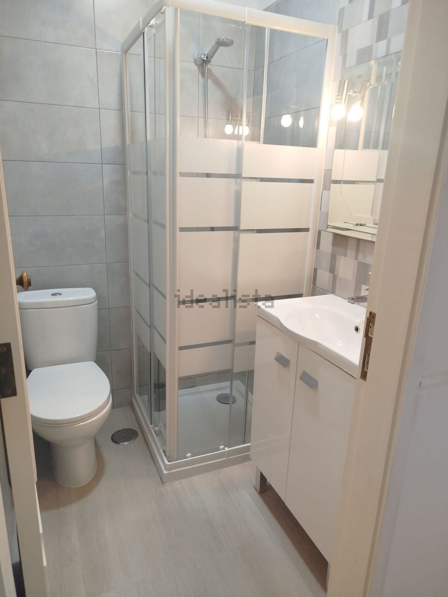 出租房间在Avenida professor egas moniz, 26 - 卫生间