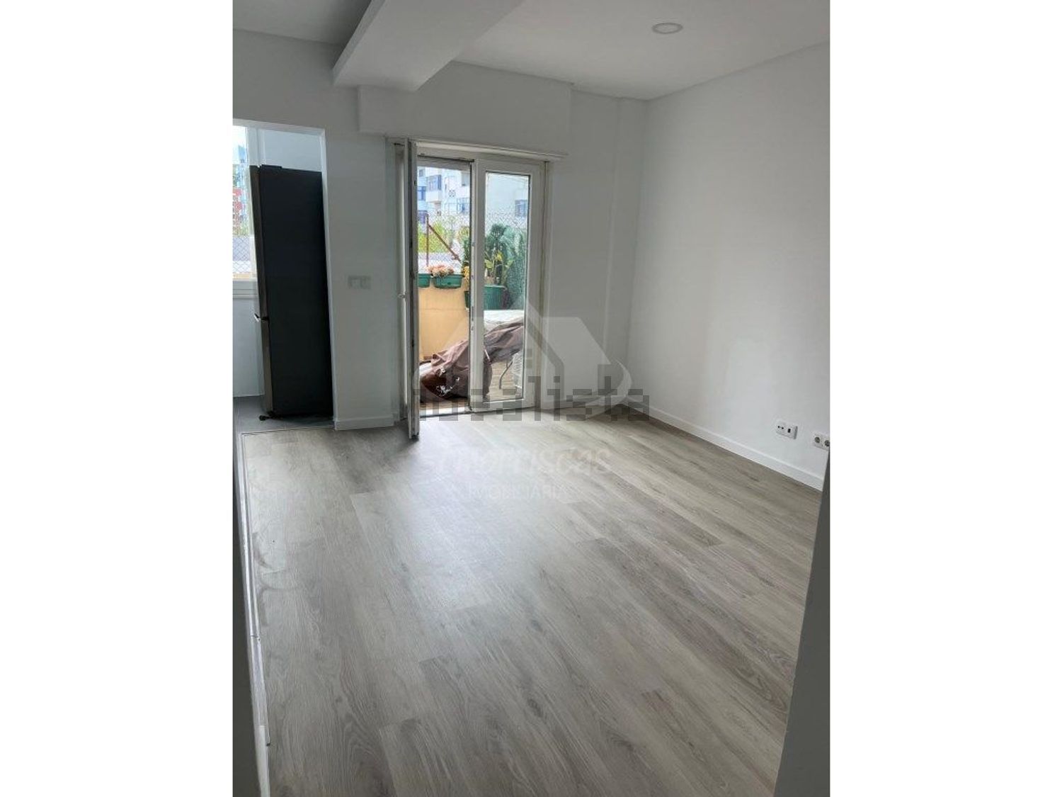 公寓 t2出售在Rua Cidade da Horta, 5 - 客厅