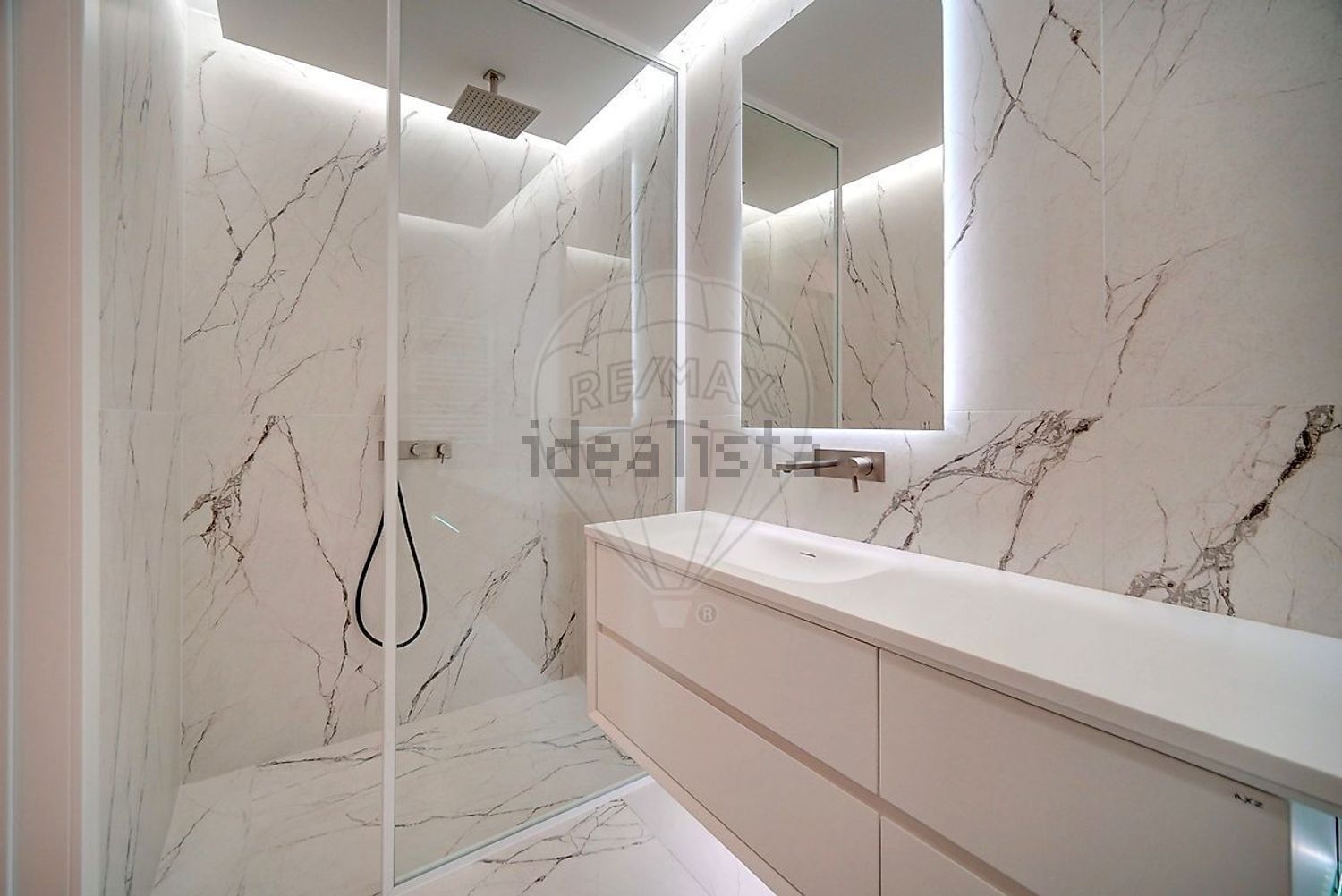 出租公寓 t2在Rua José Leiria Fernandes - 卫生间