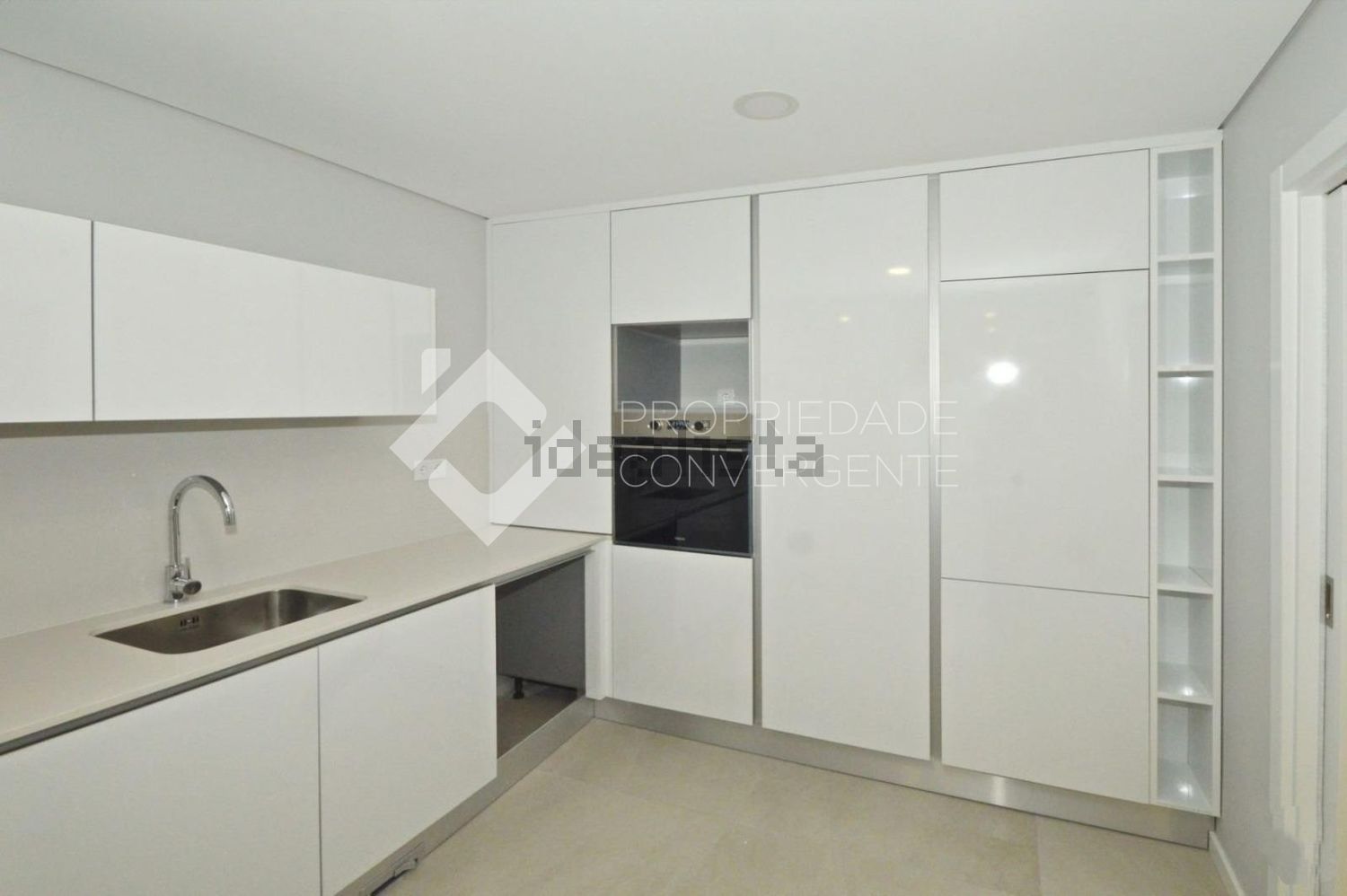 双拼别墅出售在Centro - 厨房