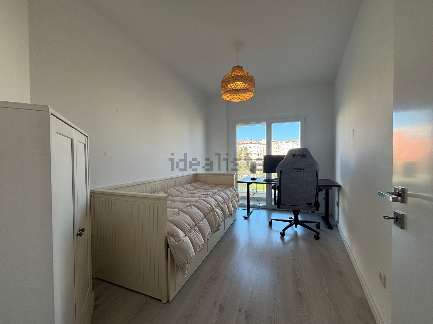 出租房间在Rua Natália Correia, 8 - 卧室