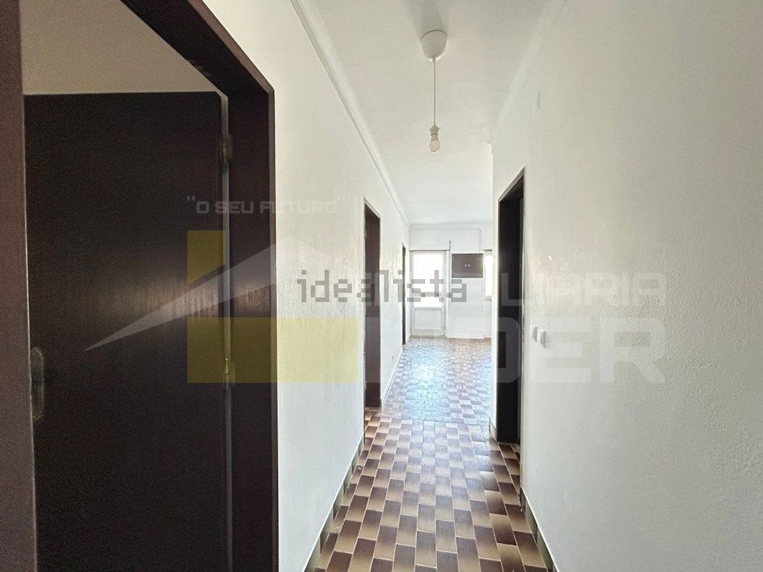 小楼房或独栋别墅出售在Barreiralva - Póvoa de Cima - 前厅