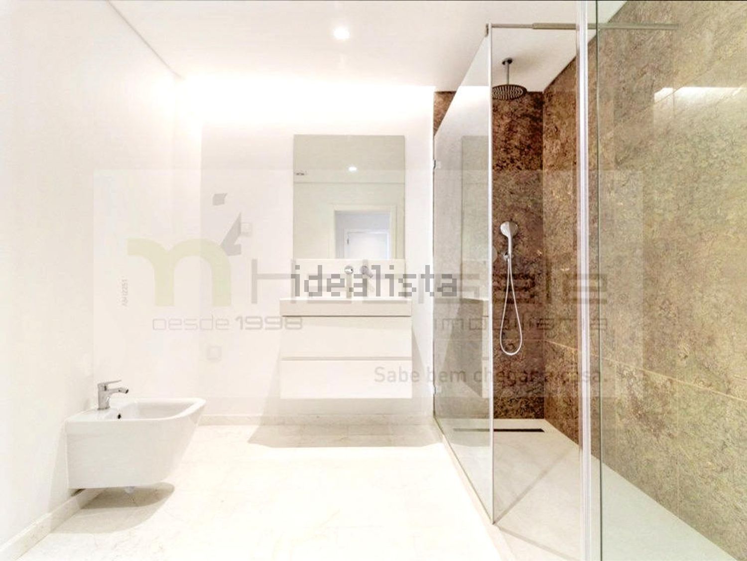 公寓 t4出售在Rua Almirante Gago Coutinho, 58 a - 卫生间