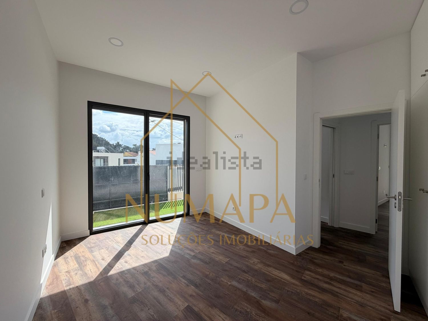 小楼房或独栋别墅出售在Rua Mário Sá - 居住