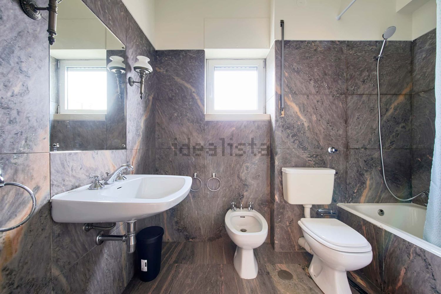 出租房间在Rua Actor António Silva, 3 - 卫生间