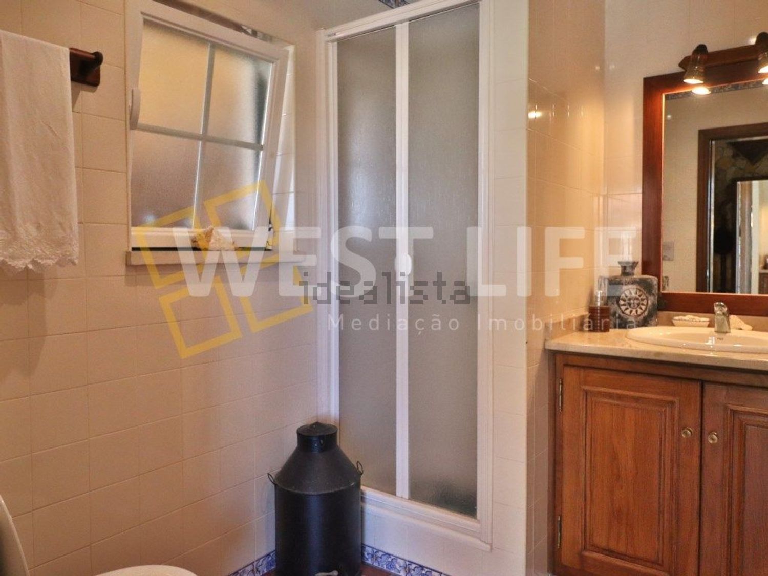 小楼房或独栋别墅出售在Turcifal - 卫生间