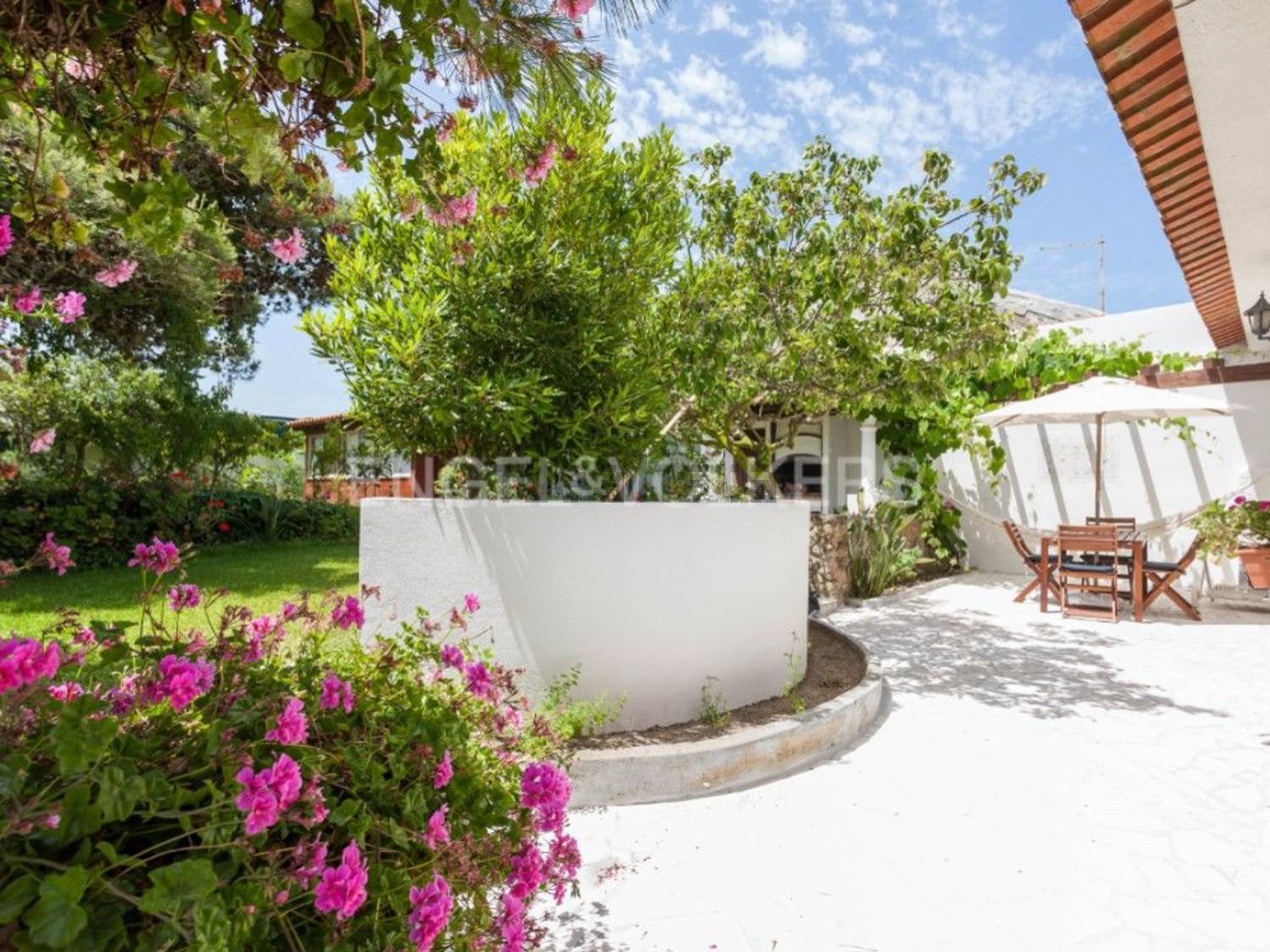 小楼房或独栋别墅出售在Dois Portos e Runa - 花园