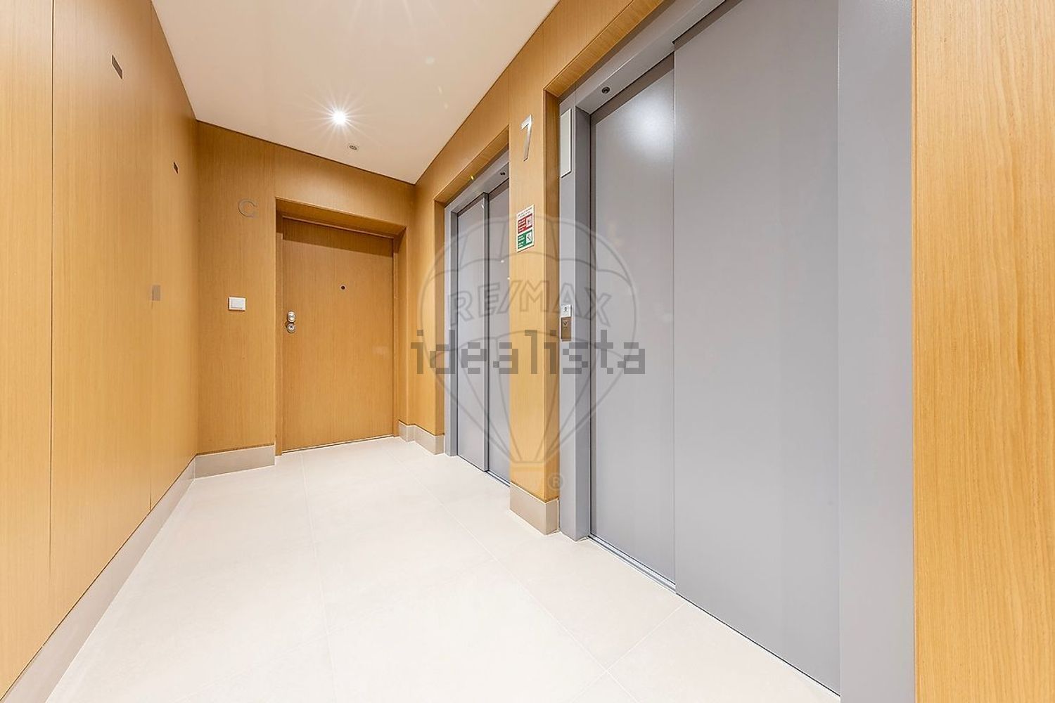 公寓 t3出售在Rua André de Gouveia - 过道