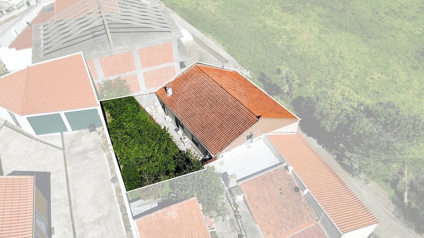 小楼房或独栋别墅出售在Rua das Adegas