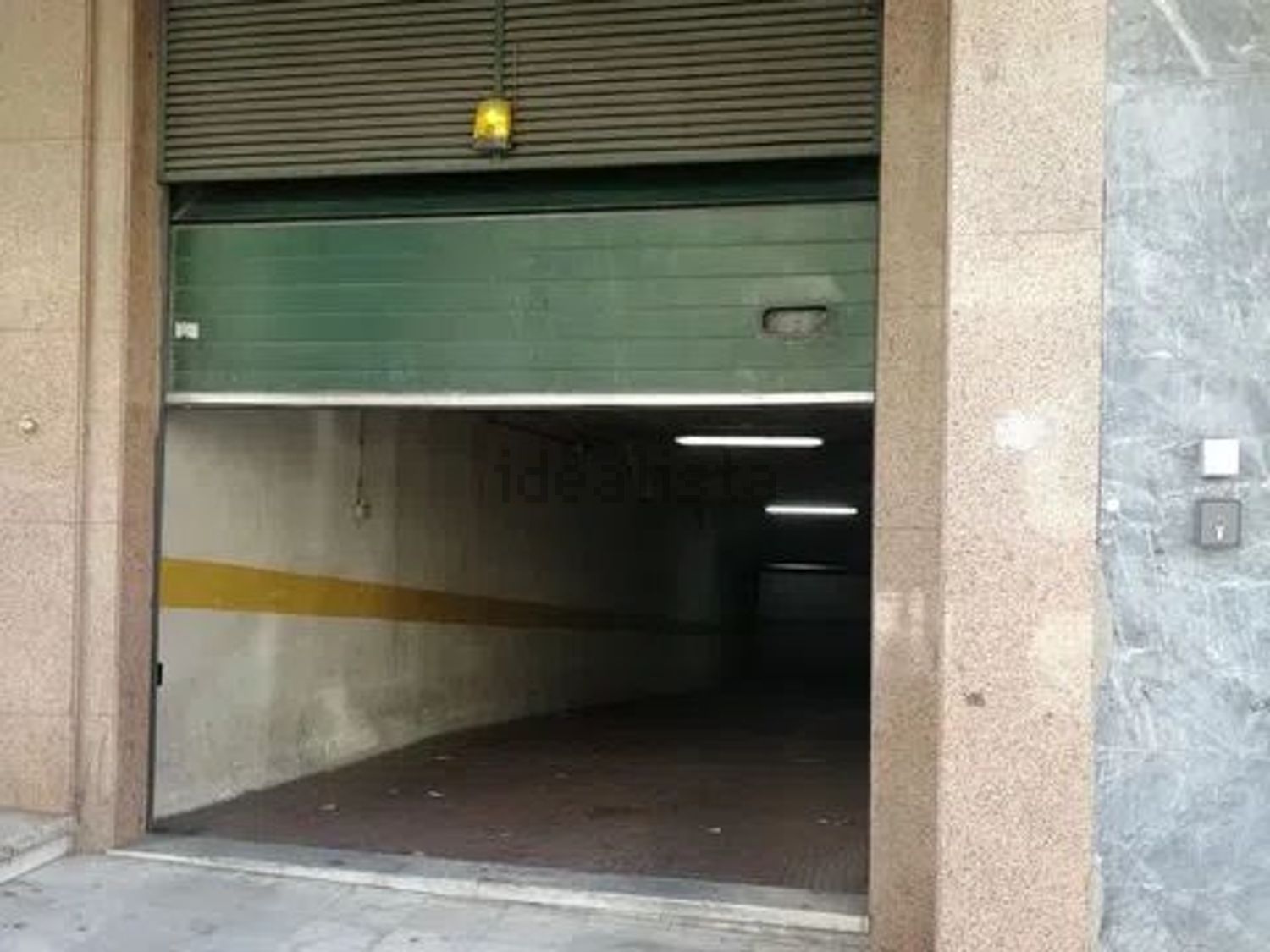 出租公寓 t4在Rua Elias Garcia, 249 - 停车位