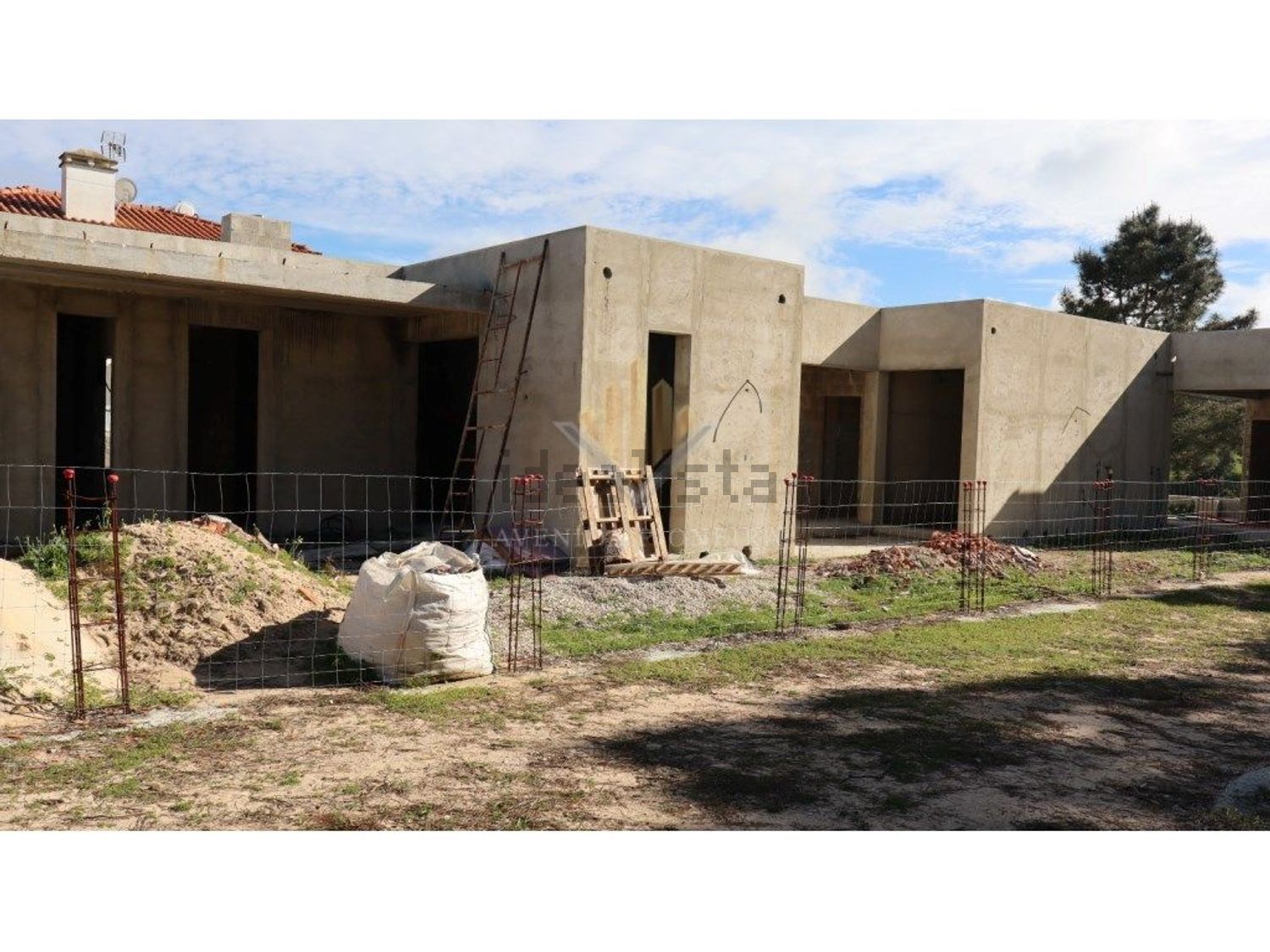 小楼房或独栋别墅出售在Lagoa de Albufeira - 外立面