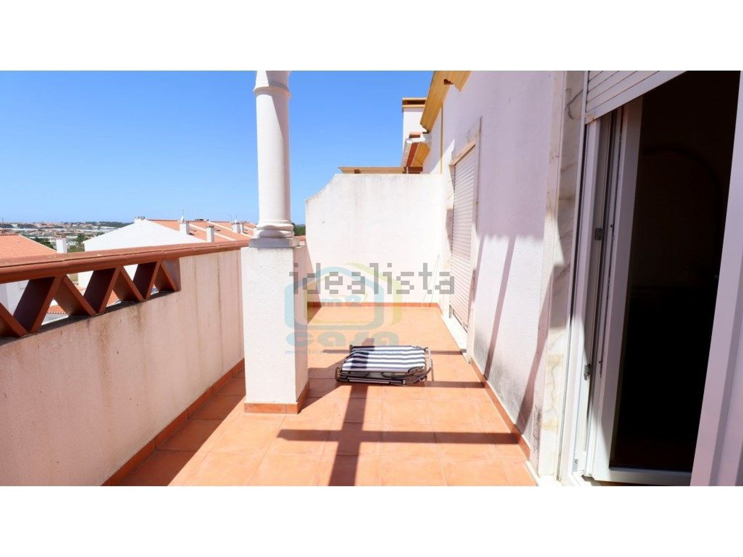 小楼房或独栋别墅出售在Rua Dona Aurélia, 13 - 阳台