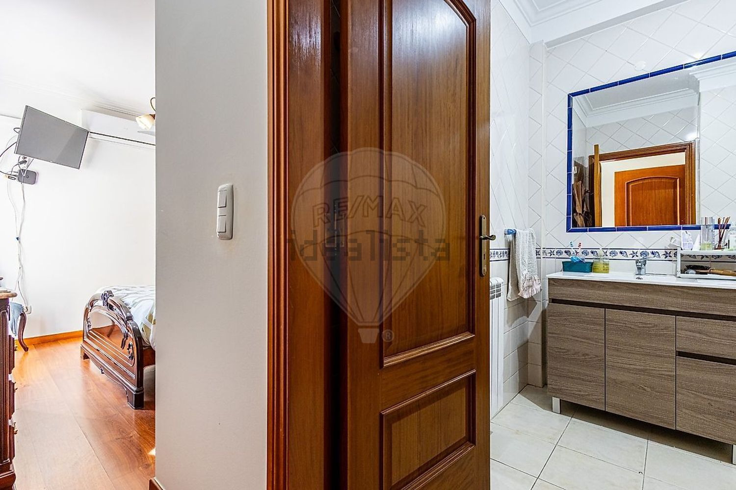 小楼房或独栋别墅出售在Rua das Flores - 过道