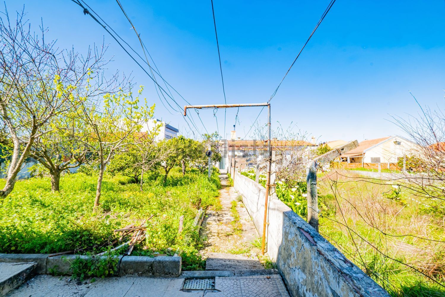 小楼房或独栋别墅出售在Rua General Humberto Delgado, 6 - 花园