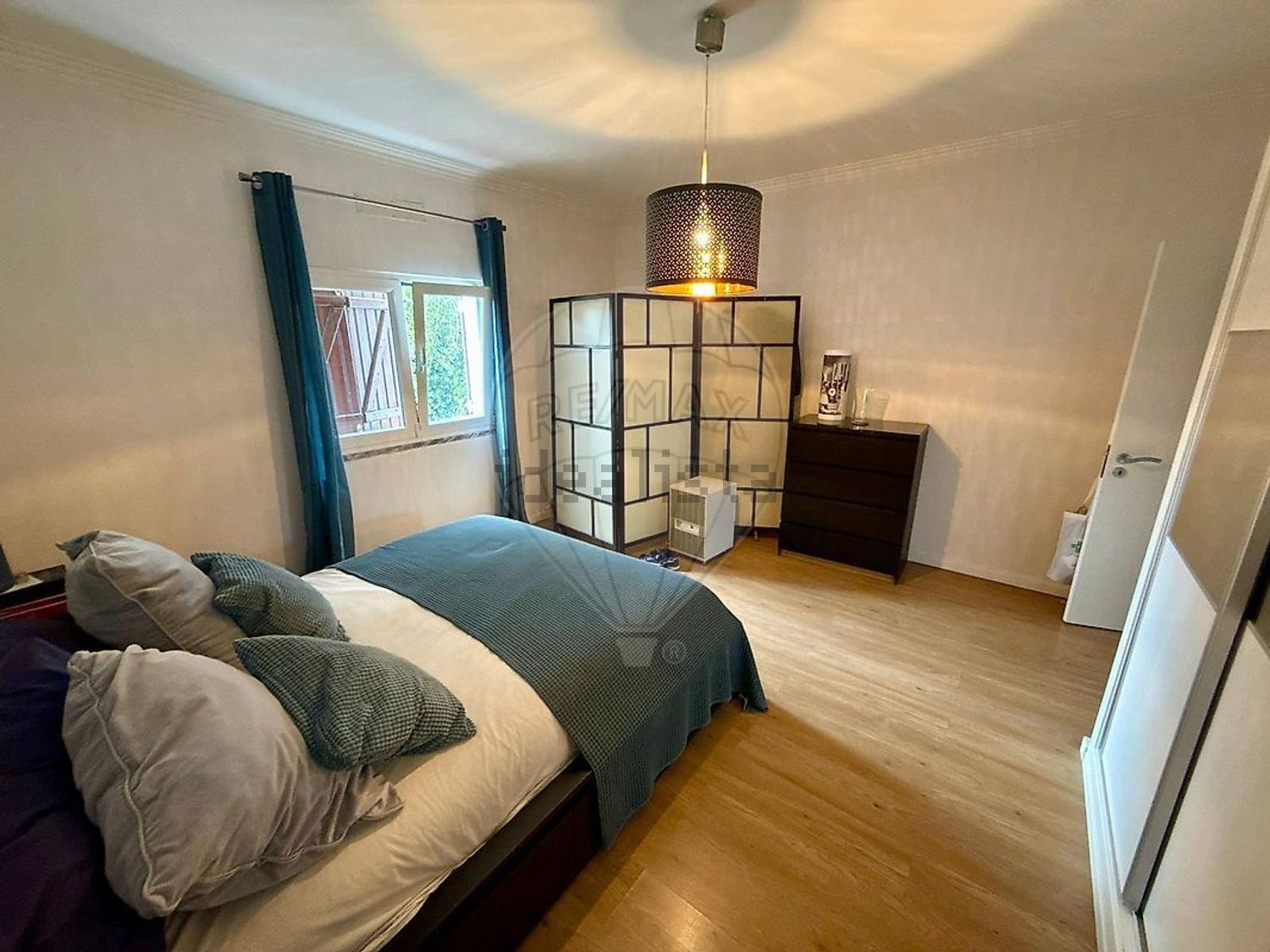 小楼房或独栋别墅出售在Rua 18 - 卧室