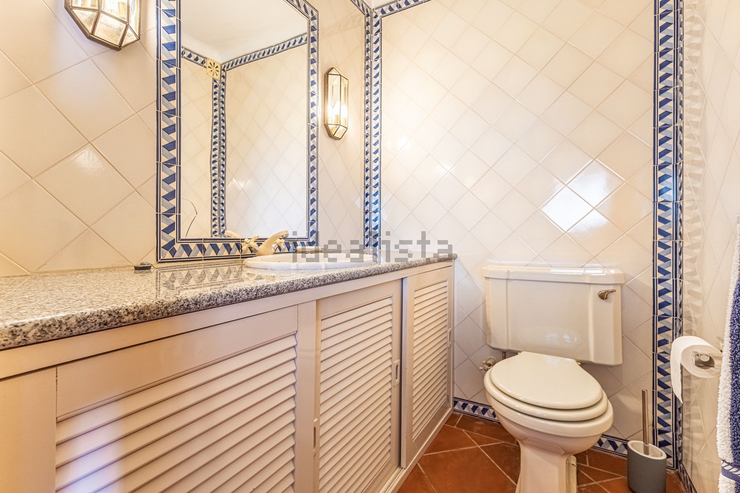 小楼房或独栋别墅出售Estr. da Serralheira de Baixo - 卫生间