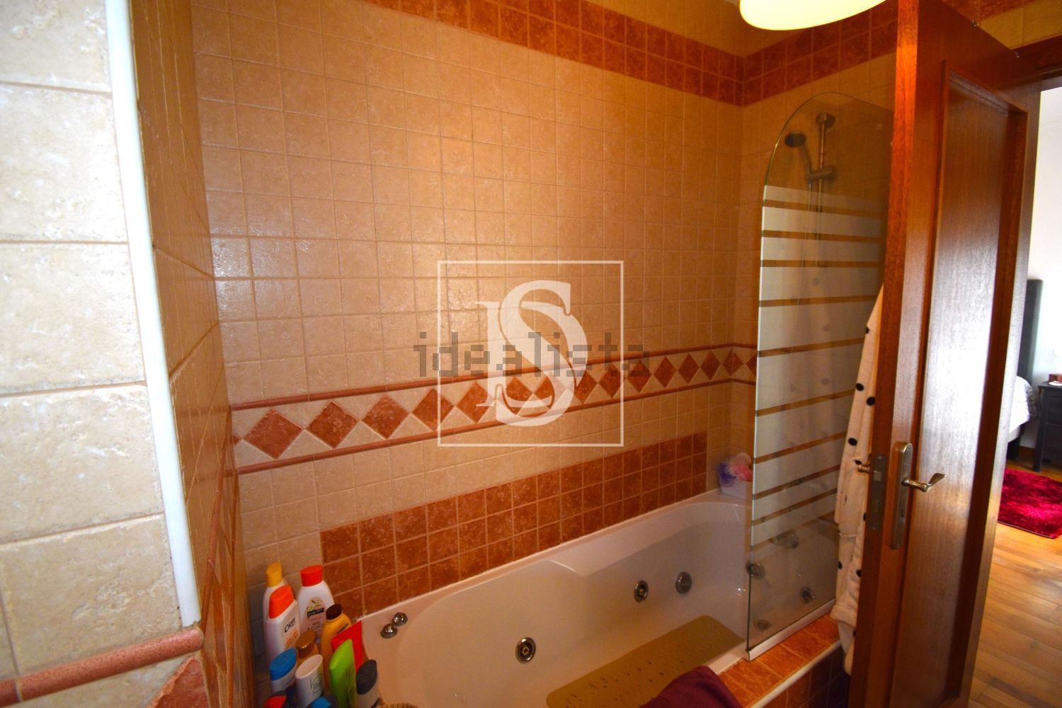 小楼房或独栋别墅出售在Encarnação - 卫生间