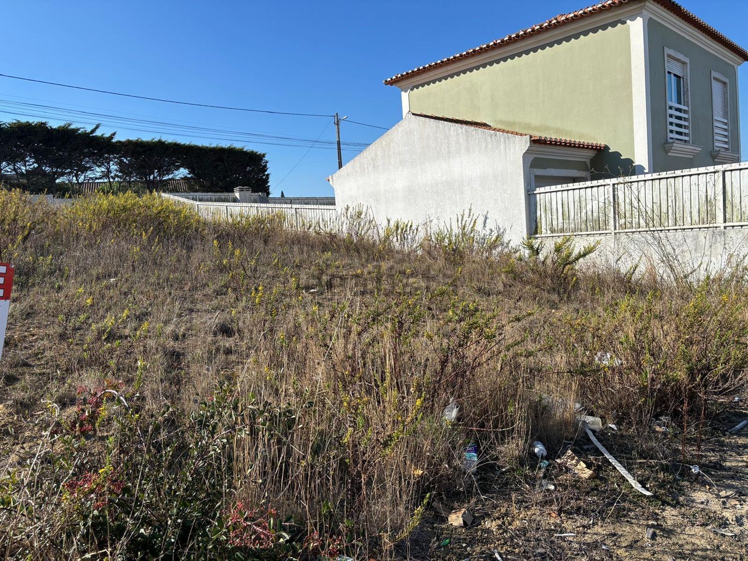 小楼房或独栋别墅出售在Rua Central - 花园