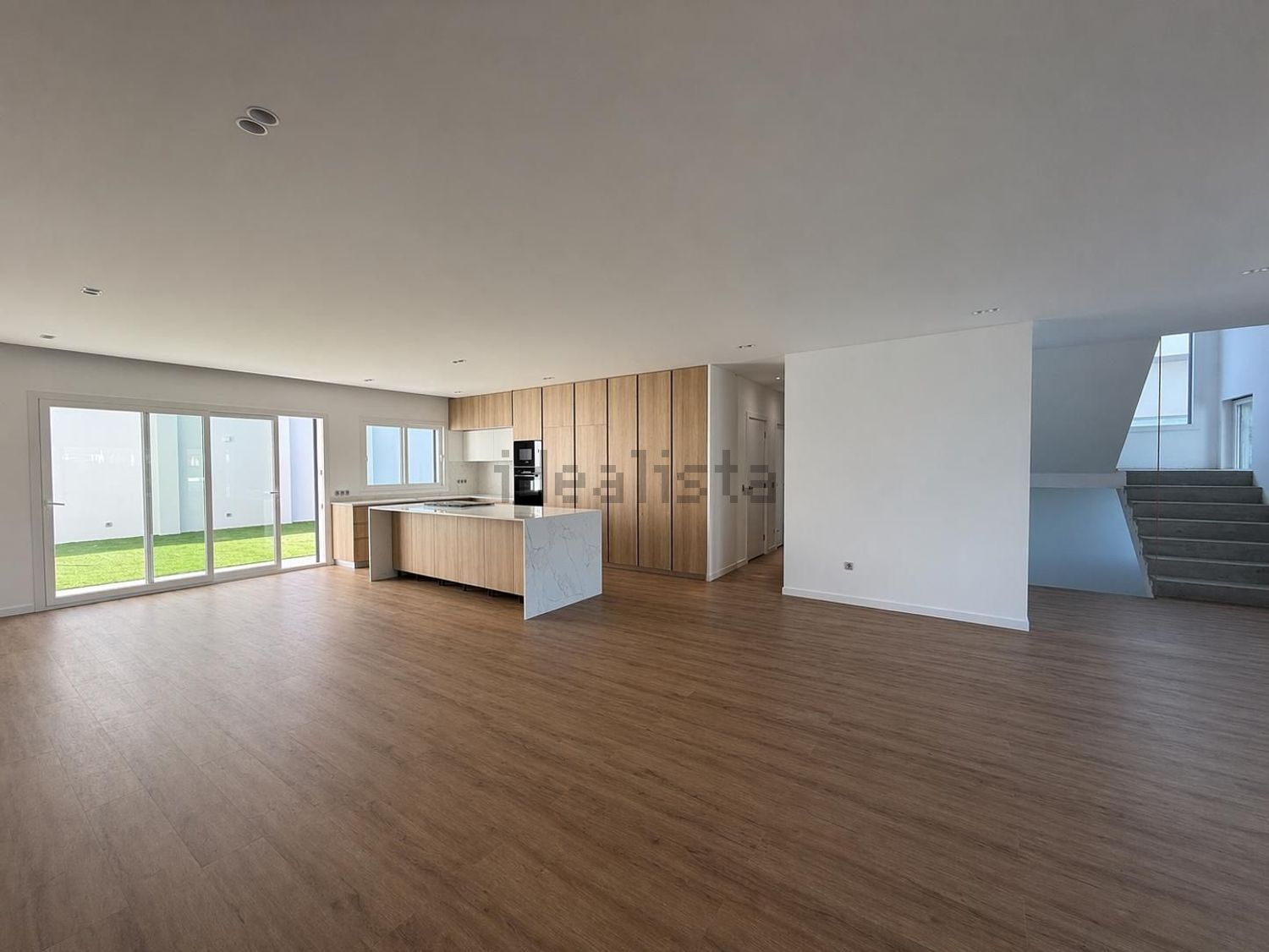 双拼别墅出售在Avenida Raul Brandão, 8 - 照片