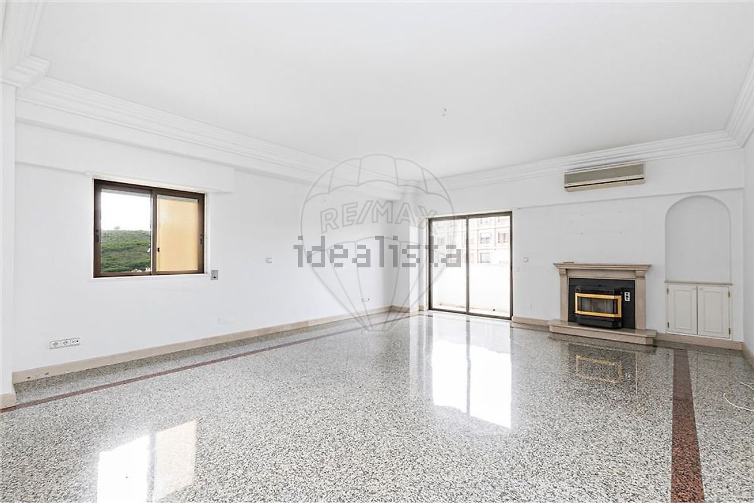 出租公寓 t4在Rua Major Neutel de Abreu - 厨房