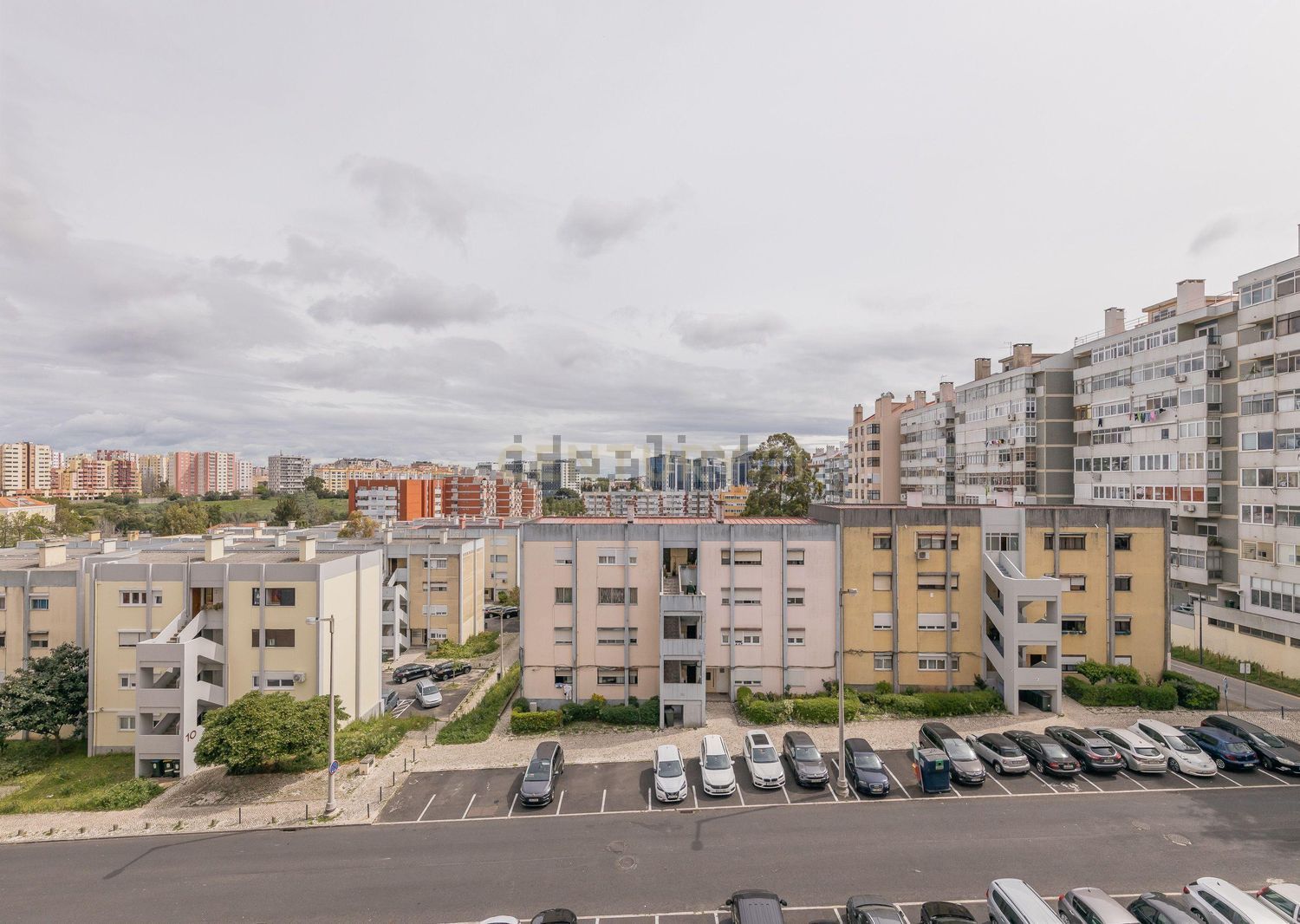 公寓 t3出售在Alto dos Moinhos - 视线