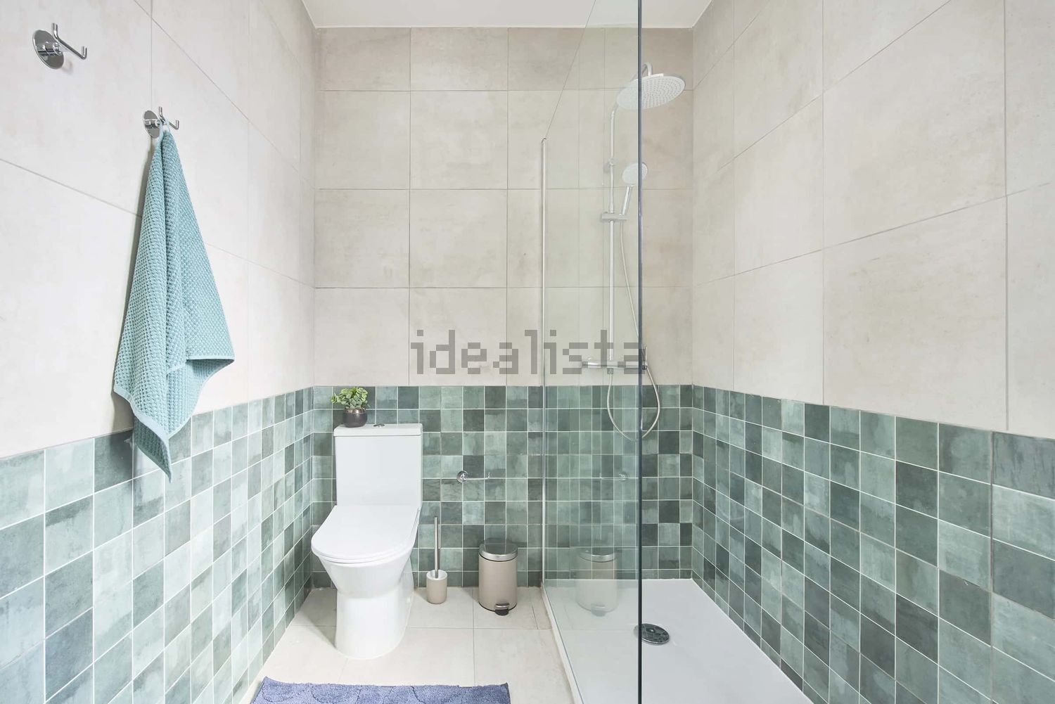 出租房间在Largo Vitorino Damásio, 2 - 卫生间