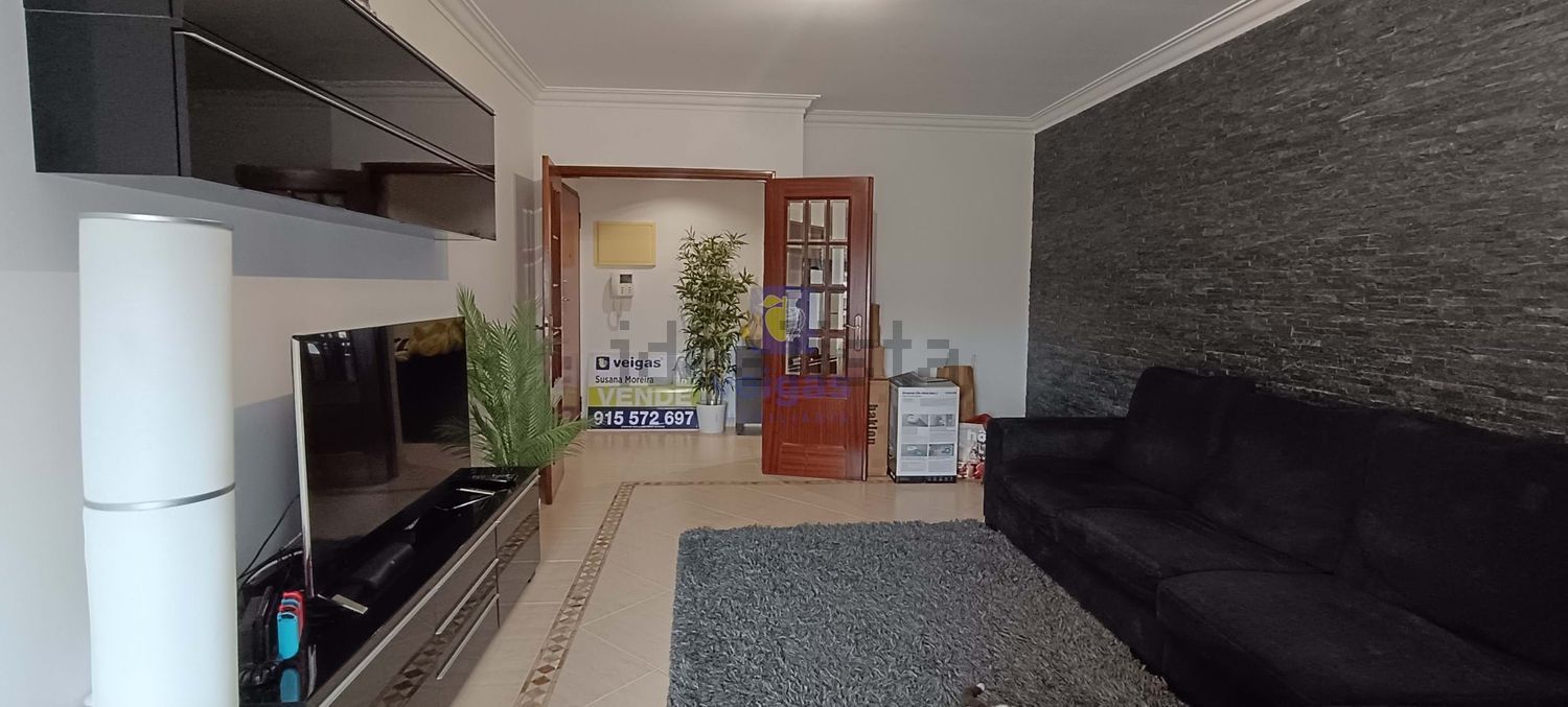 公寓 t2出售在Ramada e Caneças - 客厅