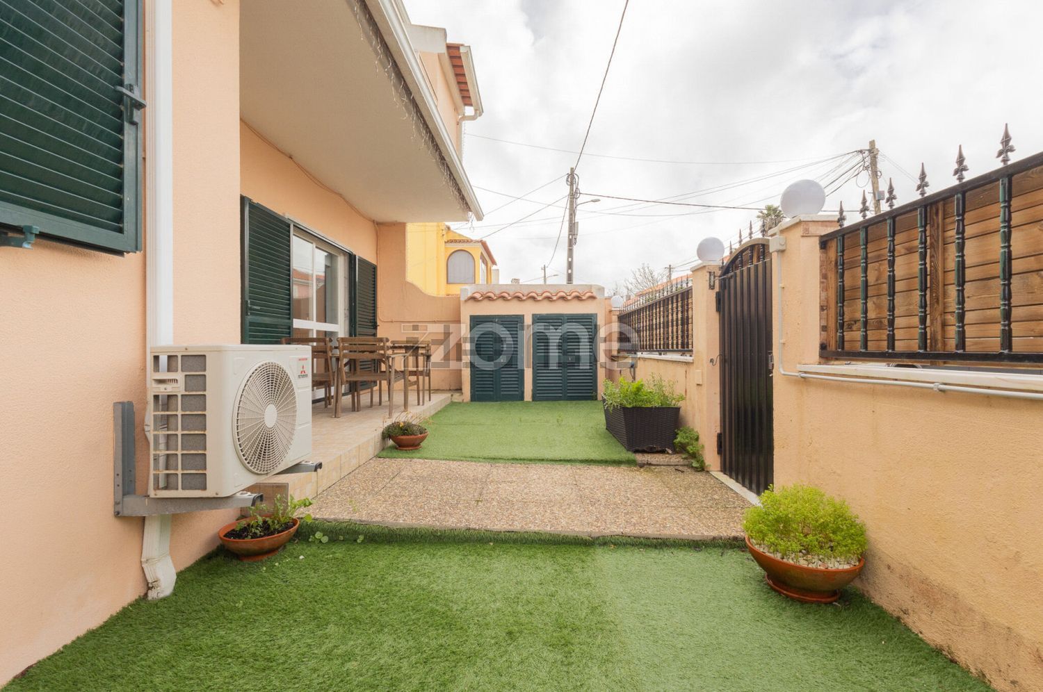 小楼房或独栋别墅出售在Rua Luís Vaz de Camões s/n - 花园