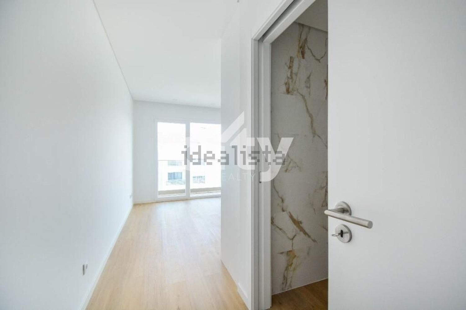 公寓 t3出售在Rua Doutor Sabino Galrão - 过道