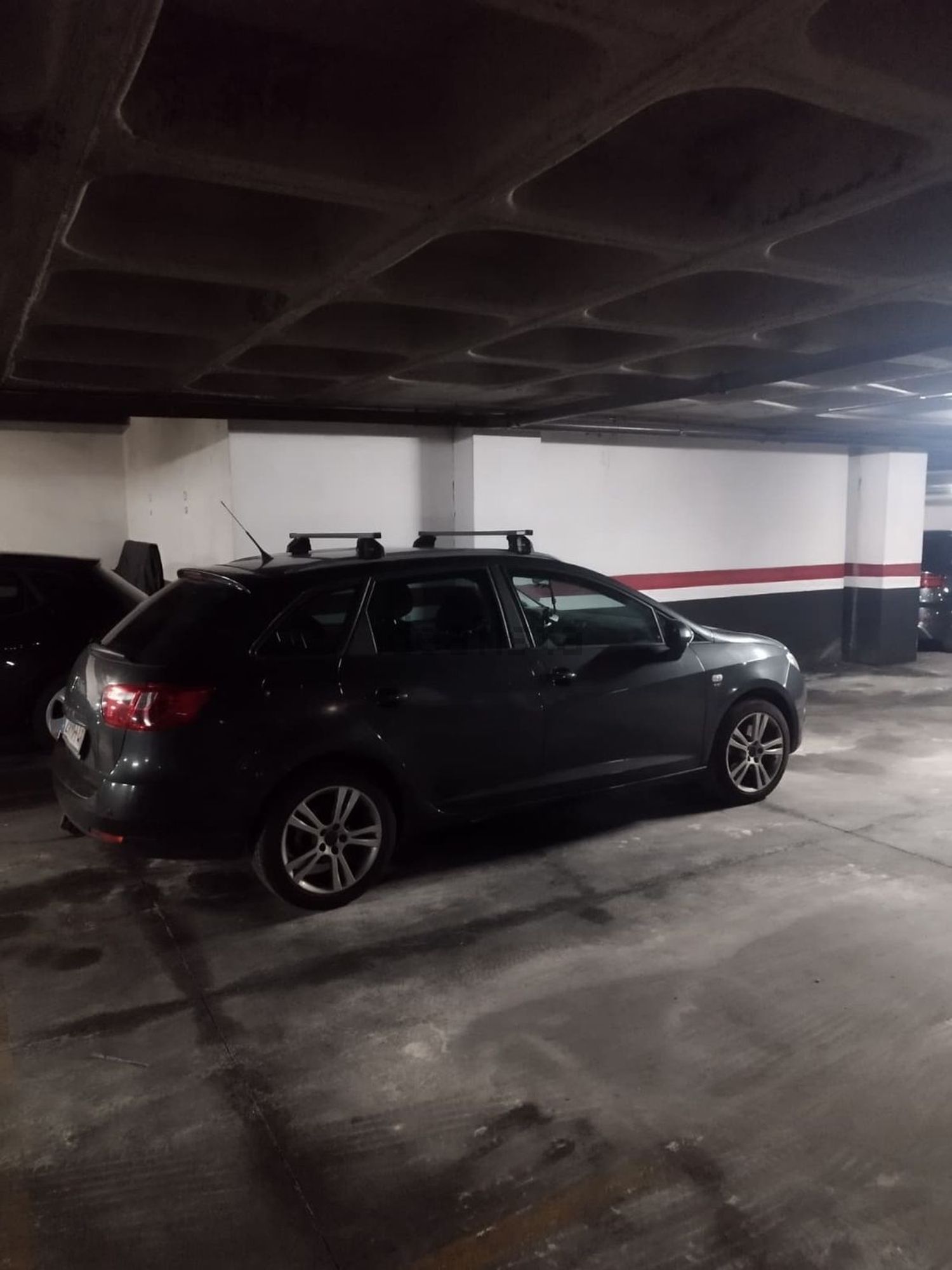 出租公寓 t3在Rua José Vianna da Motta, 12 - 停车位