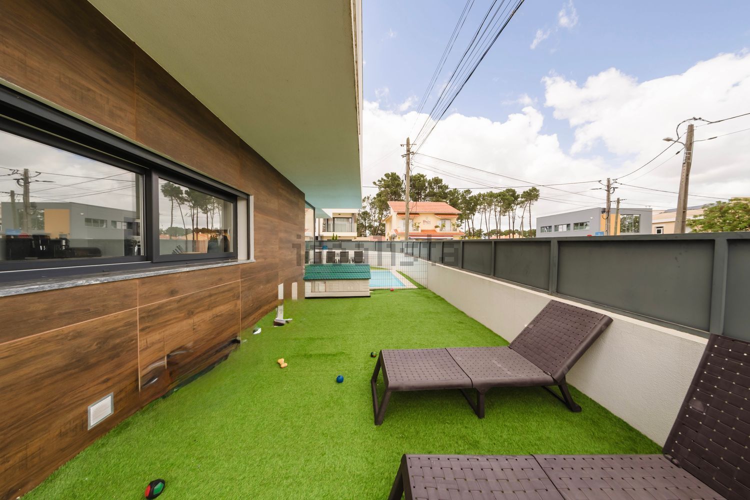 小楼房或独栋别墅出售在Redondos - 阳台