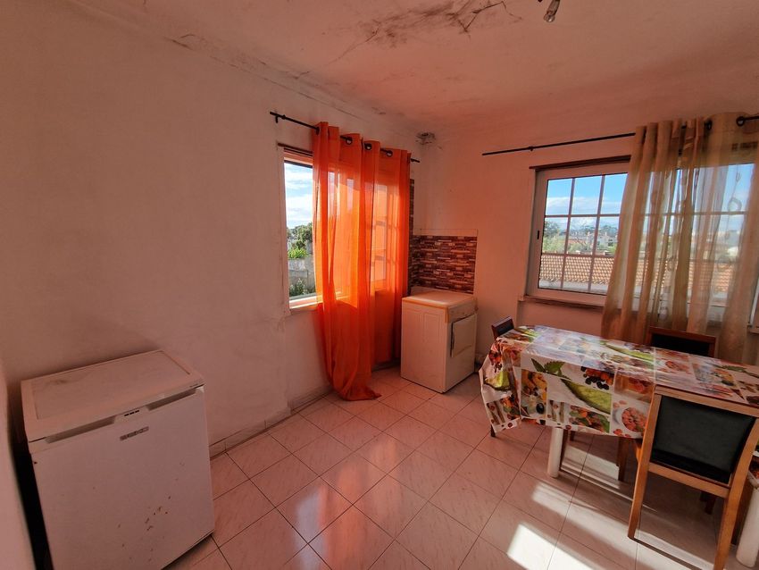 出租公寓 t3在Rua dos Foros de Amora, 188 b