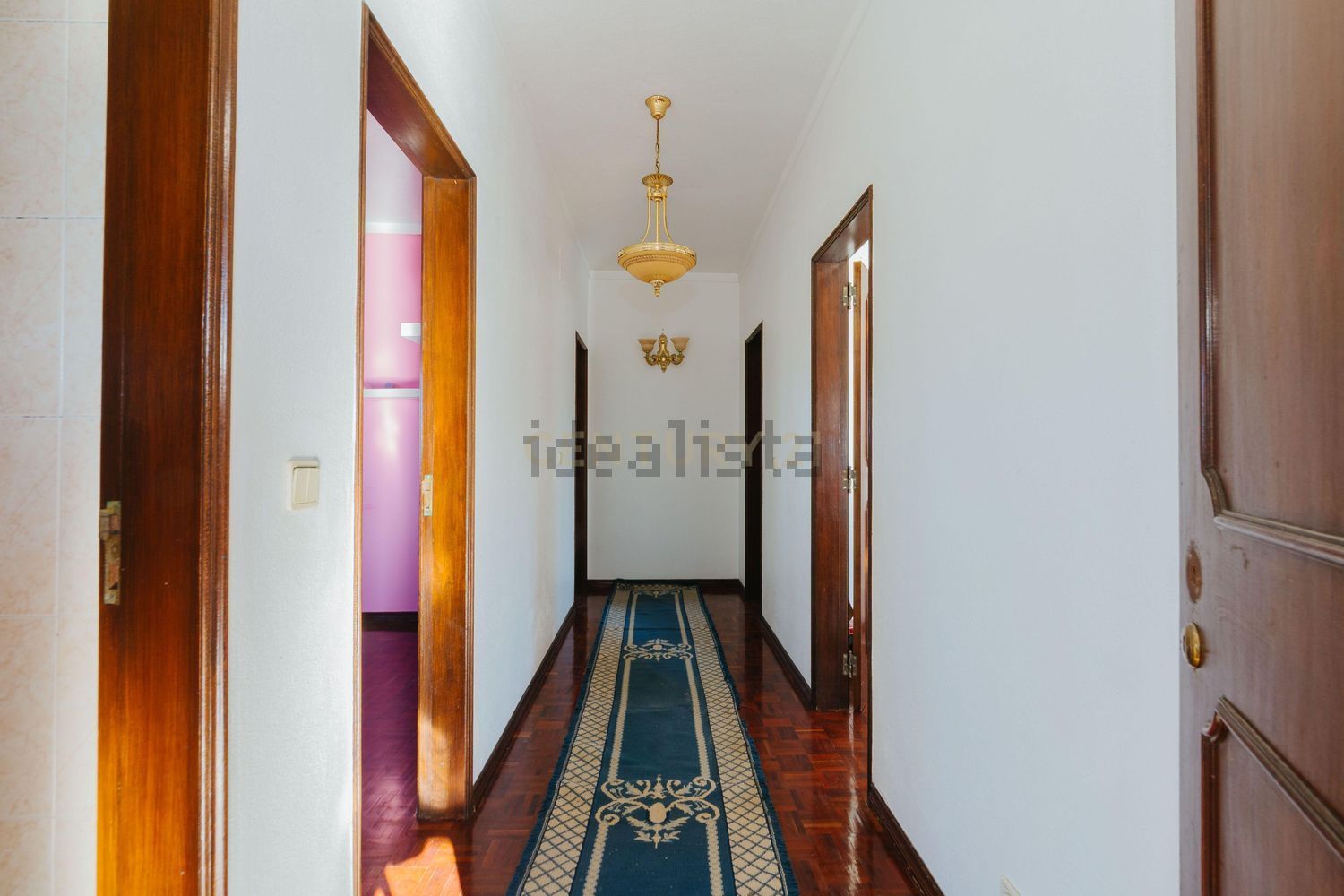 小楼房或独栋别墅出售在Santo Isidoro - 过道