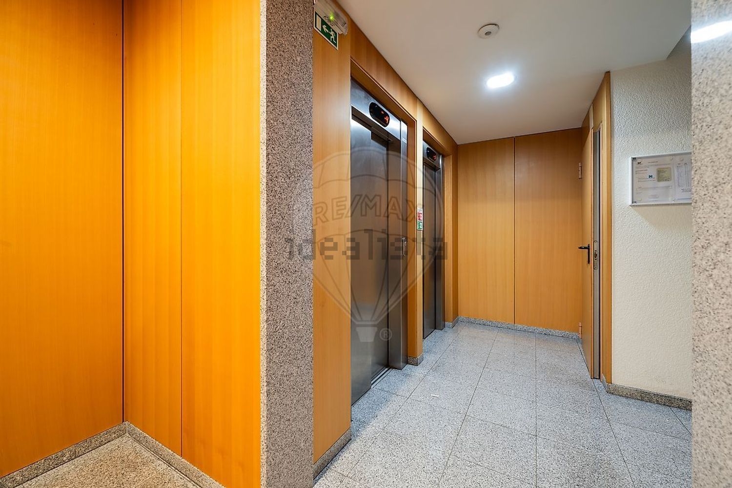 出租公寓 t2在Rua Heróis de Mucaba - 电梯