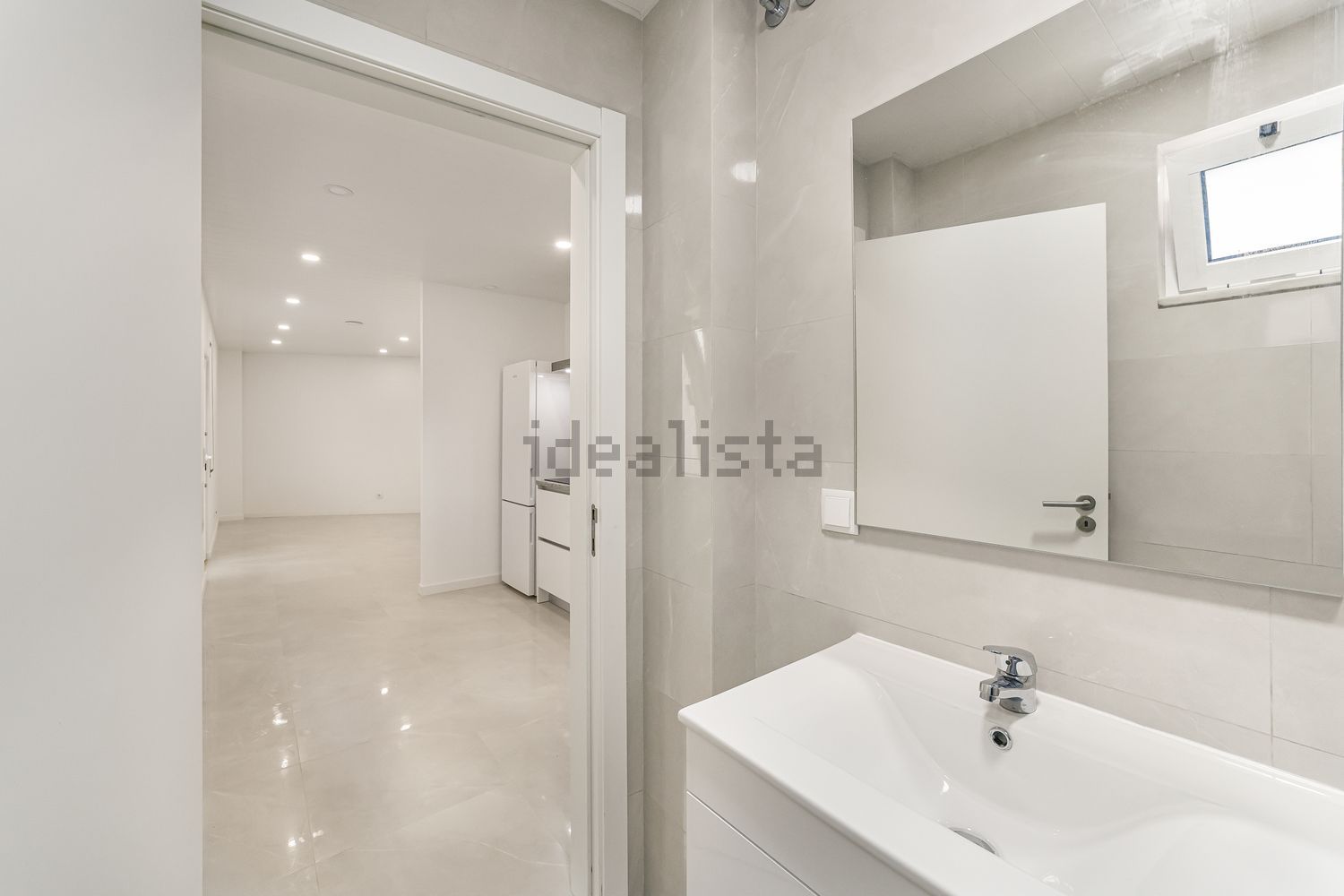 出租t0（单人公寓）在Rua José Ferreira Pio - 卫生间