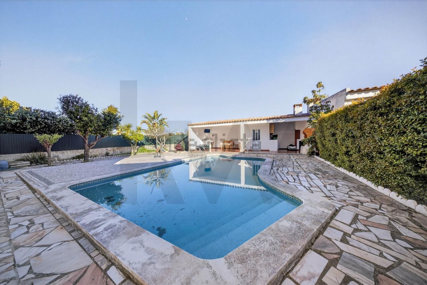 小楼房或独栋别墅出售在Rua da Mesquita s/n - 游泳池