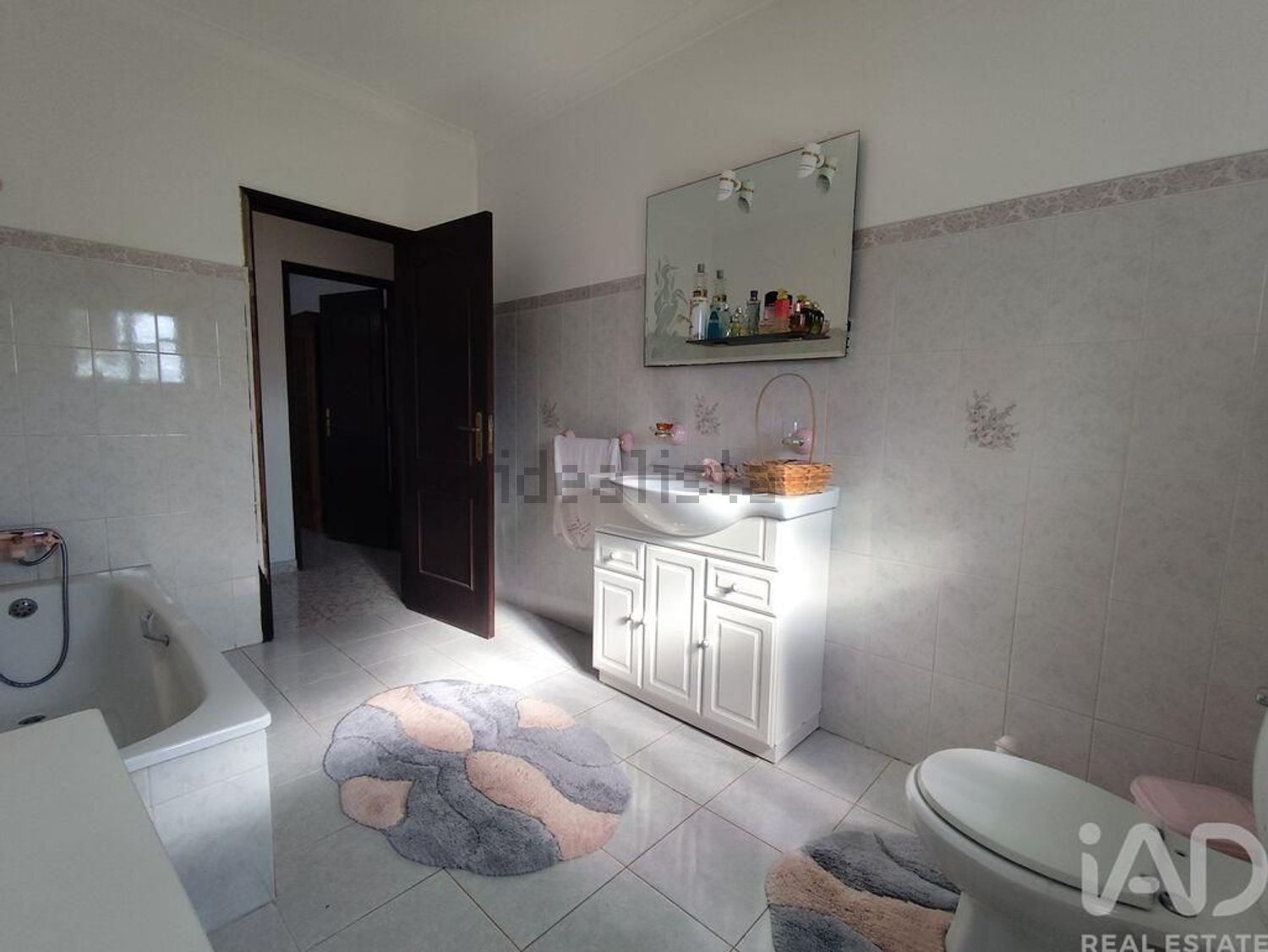 小楼房或独栋别墅出售在Lamas e Cercal - 卫生间