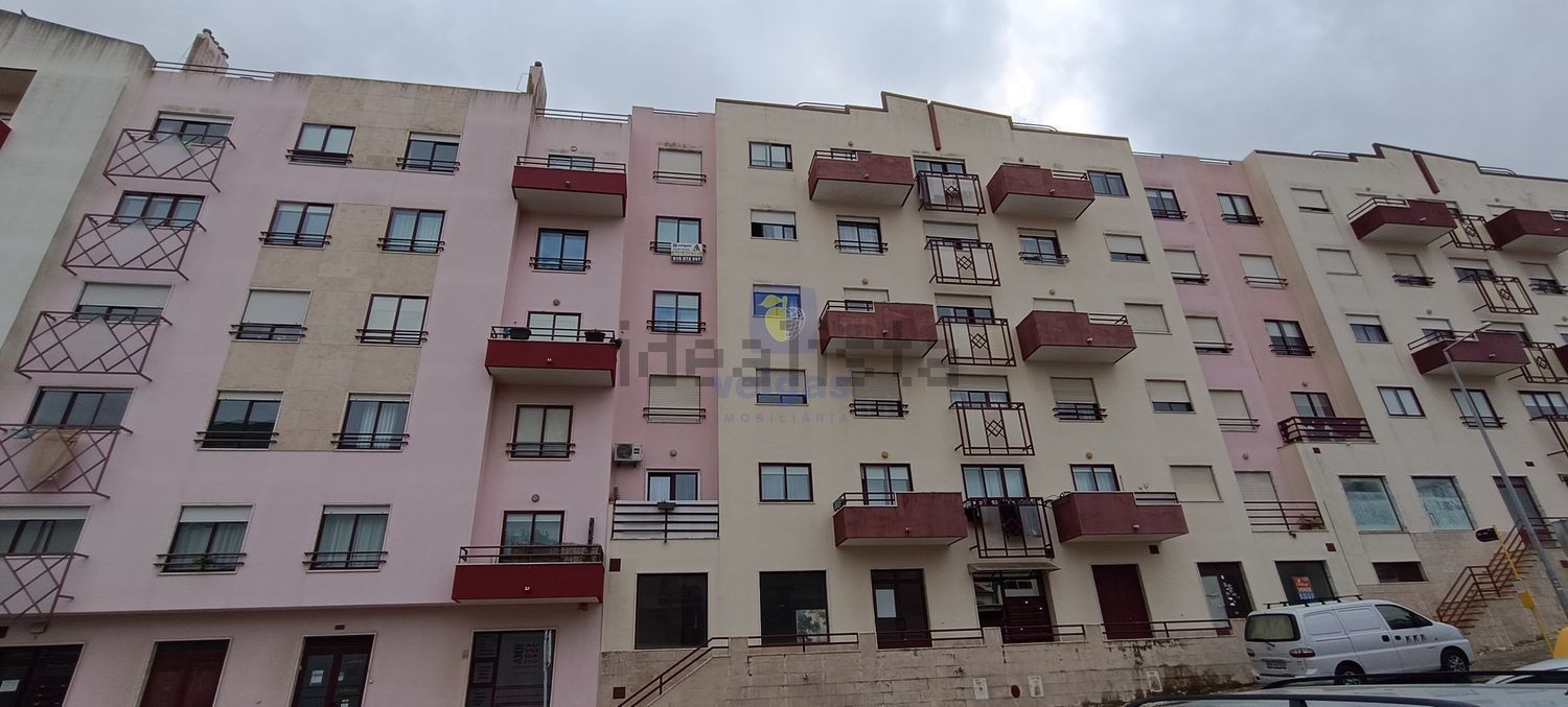 公寓 t2出售在Ramada e Caneças - 视线