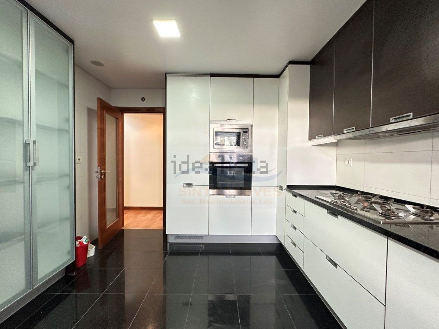 出租公寓 t4在Casal de São Brás - Vila Chã - 厨房