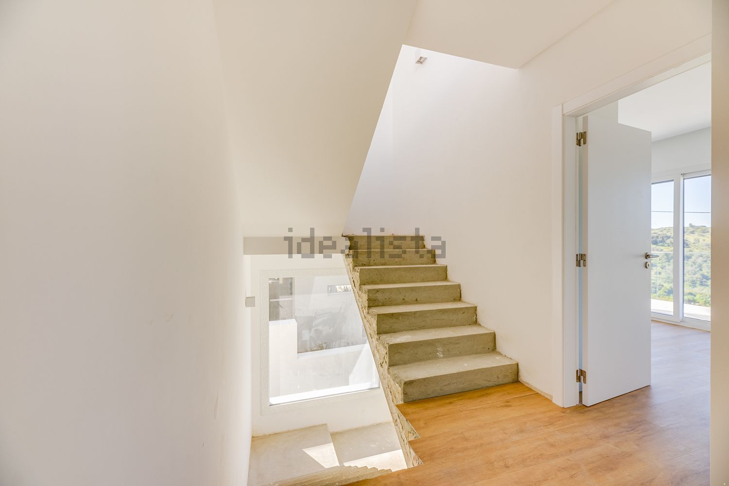 小楼房或独栋别墅出售在Santa Iria de Azoia - São João da Talha - Bobadela - 详情