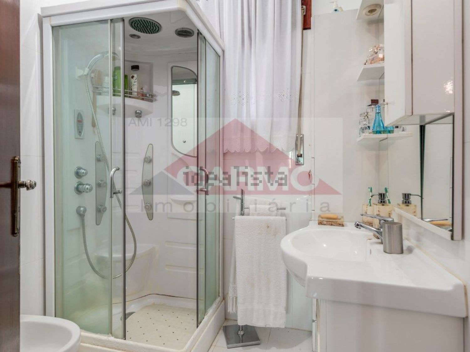 小楼房或独栋别墅出售在Atalaia e Alto Estanqueiro - Jardia - 卫生间