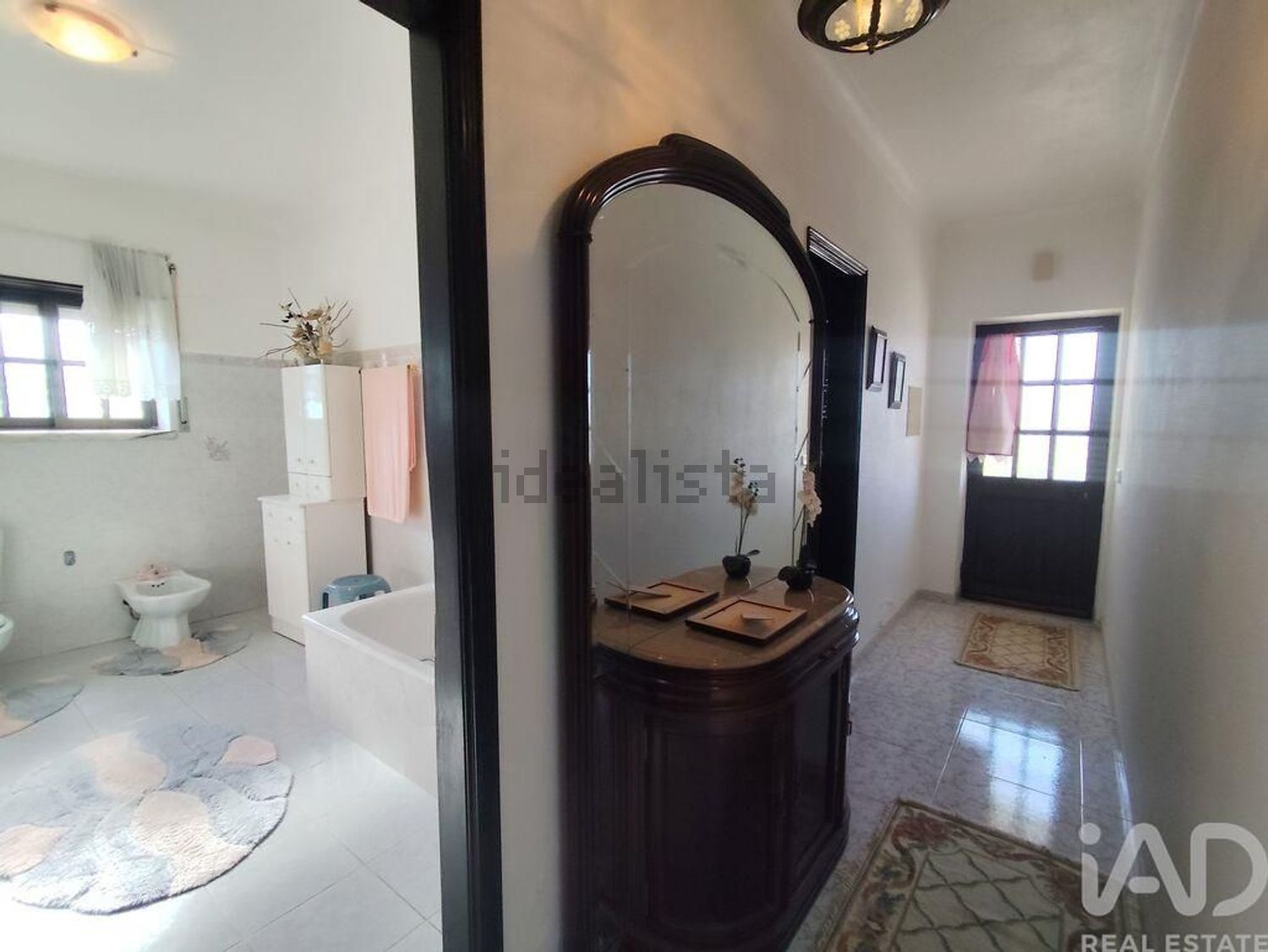 小楼房或独栋别墅出售在Lamas e Cercal - 过道